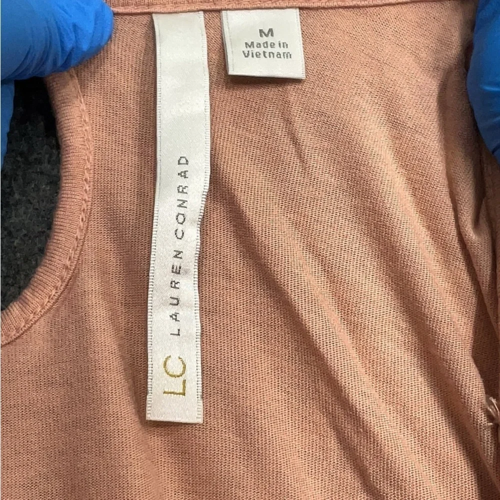 Lauren Conrad Lace Sleeveless Top - Peach size medium